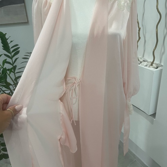 Elegant Pink Lace Trim Robe Christian  Dior - Picture 8 of 12